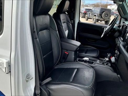 Used 2021 Jeep Wrangler Unlimited Sahara image 7