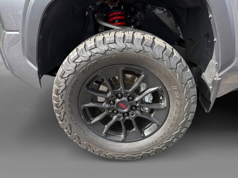 Used 2024 Toyota Tundra Limited w/ TRD Off-Road Package AWD/4WD image 9