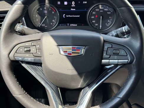 Used 2023 Cadillac XT6 Premium Luxury w/ Technology Package AWD/4WD image 29