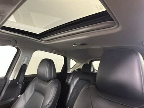 Used 2022 MAZDA CX-5 AWD 2.5 S w/ Premium Package image 12