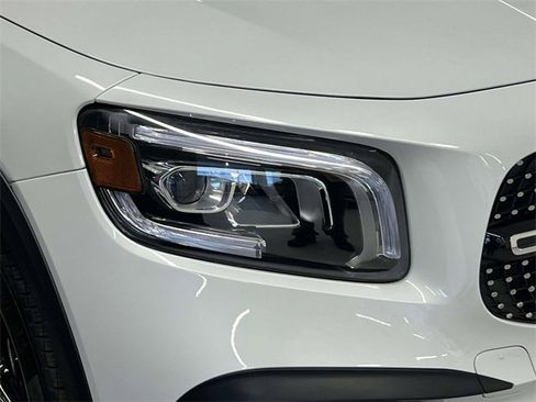 Certified 2022 Mercedes-Benz GLB 250 4MATIC image 9