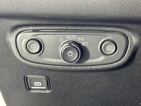 Used 2018 GMC Terrain SLT w/ Preferred Package FWD image 22