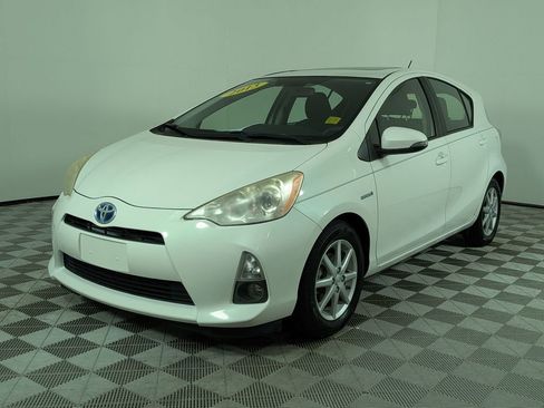 Used 2013 Toyota Prius C Three FWD image 7