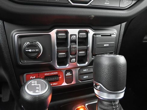 New 2026 Jeep Gladiator Mojave w/ Technology Group AWD/4WD image 30