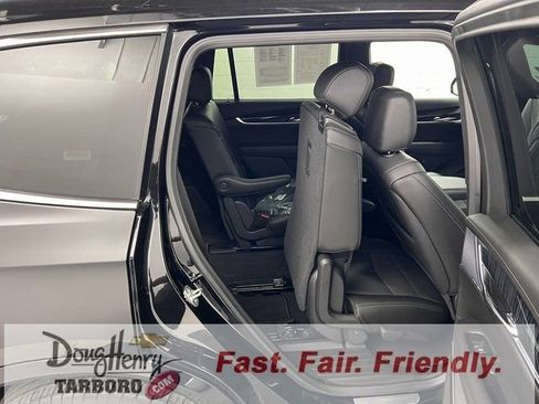 Used 2025 Cadillac XT6 Premium Luxury image 43
