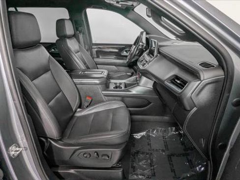 Used 2022 Chevrolet Suburban LT RWD image 26