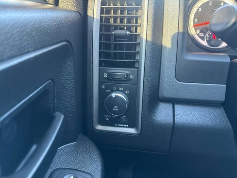 Used 2015 RAM 1500 Express AWD/4WD image 17