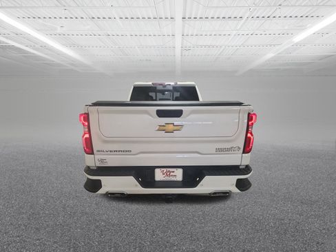Used 2021 Chevrolet Silverado 1500 High Country w/ Technology Package image 7