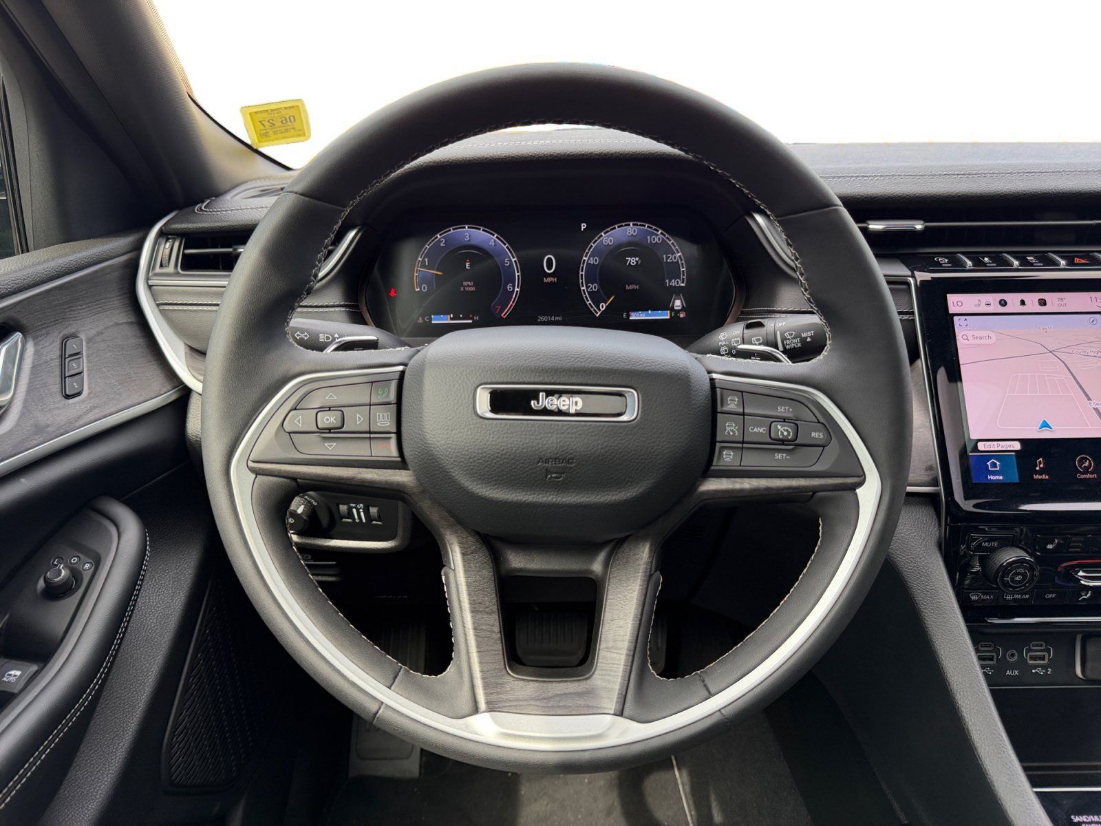 Used 2025 Jeep Grand Cherokee Limited AWD/4WD image 11