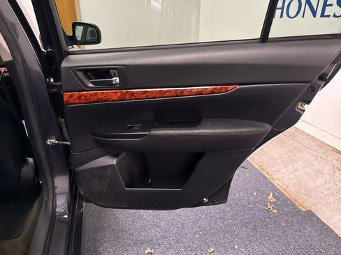 Used 2012 Subaru Outback 2.5i Limited image 15