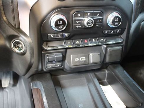 Used 2020 GMC Sierra 1500 SLT w/ SLT Convenience Package AWD/4WD image 23