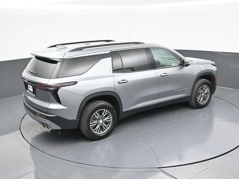 Used 2025 Chevrolet Traverse LT w/ Driver Confidence Package FWD image 58
