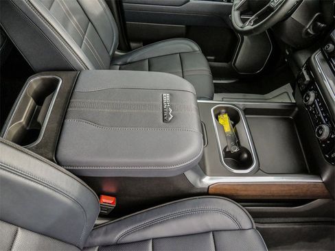 Used 2025 Chevrolet Silverado 2500 High Country w/ Technology Package image 18