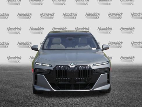 Certified 2023 BMW 760i xDrive AWD/4WD image 3