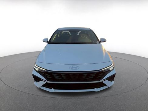 Used 2025 Hyundai Elantra SEL image 4