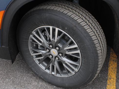 New 2026 Chevrolet Traverse LT w/ Driver Confidence Package AWD/4WD image 19