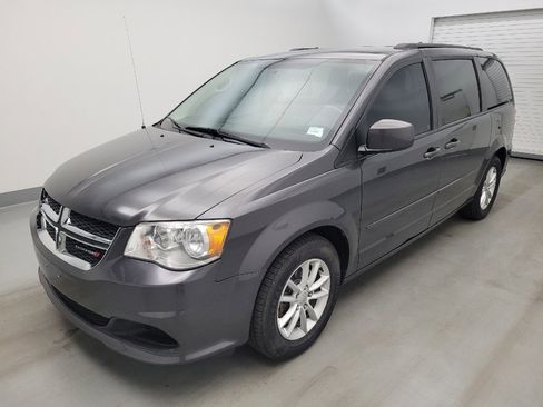 Used 2016 Dodge Grand Caravan SXT w/ Rear Park Assist Package FWD image 2