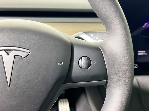 Used 2024 Tesla Model Y Performance AWD/4WD image 19