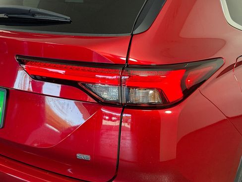 Used 2023 Mitsubishi Outlander SE Black Edition image 34