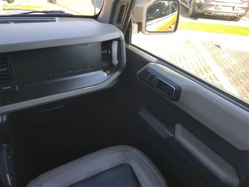 Used 2021 Ford Bronco Wildtrak image 18