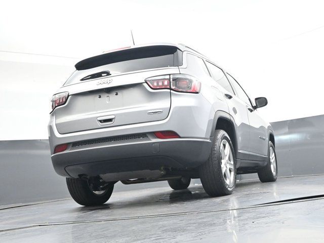 Used 2023 Jeep Compass Latitude w/ Sun and Sound Group AWD/4WD image 33