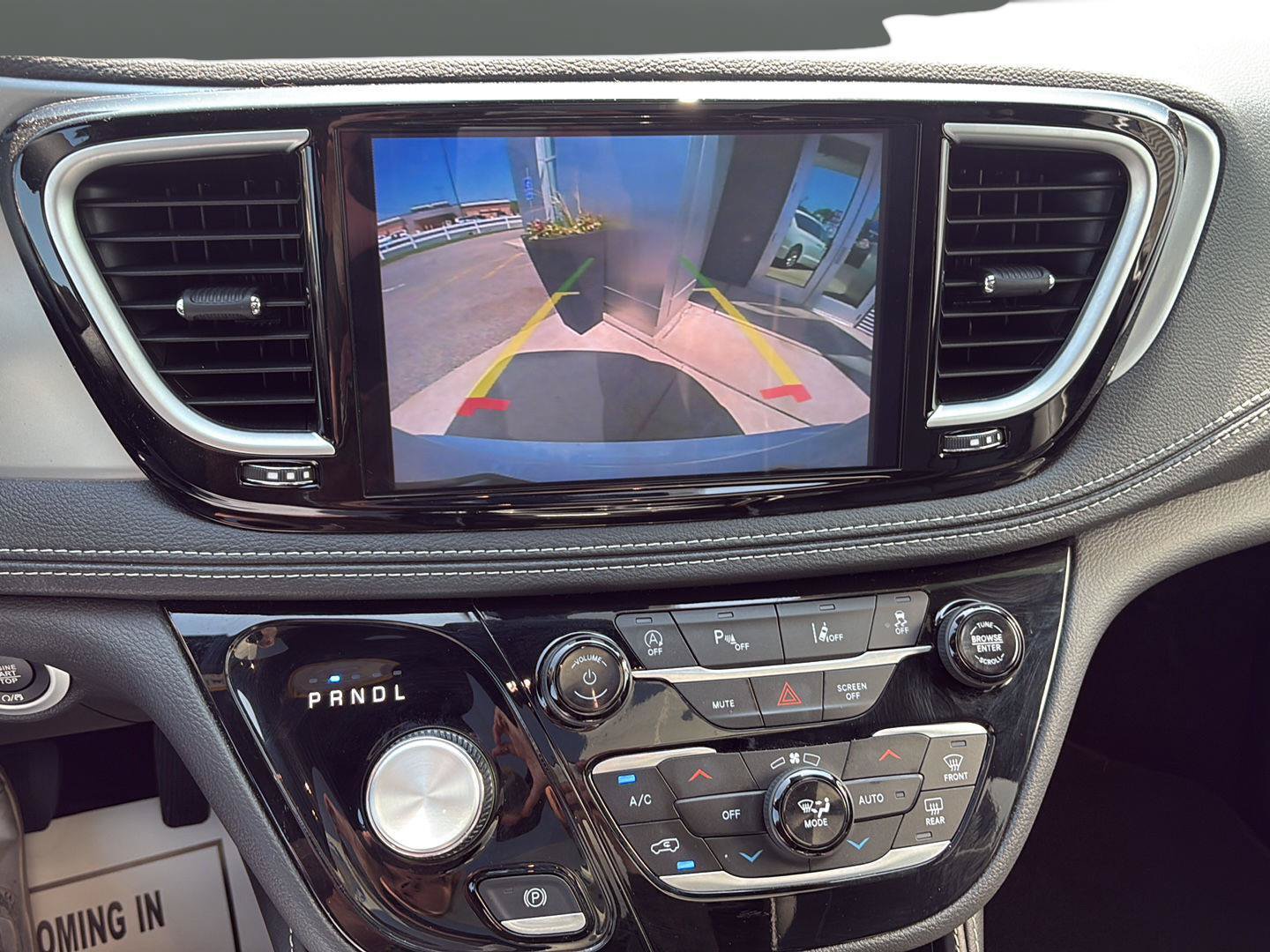 Used 2026 Chrysler Pacifica Limited AWD/4WD image 16
