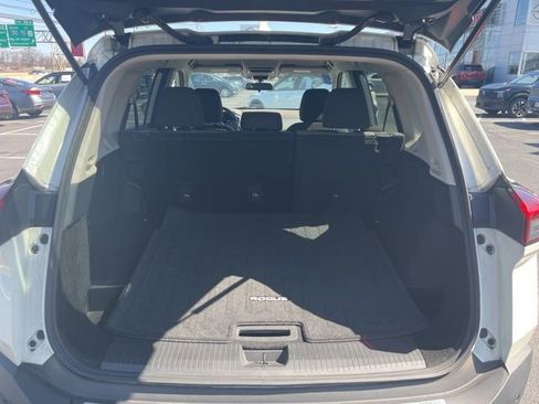 Certified 2023 Nissan Rogue SV image 9