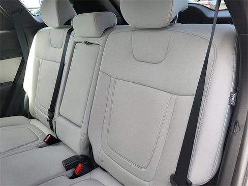 Certified 2025 Hyundai Tucson SE image 12