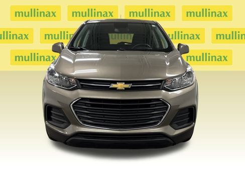 Used 2020 Chevrolet Trax LS w/ Tint and Cruise Package image 6