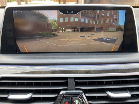 Used 2018 BMW 750i xDrive image 26