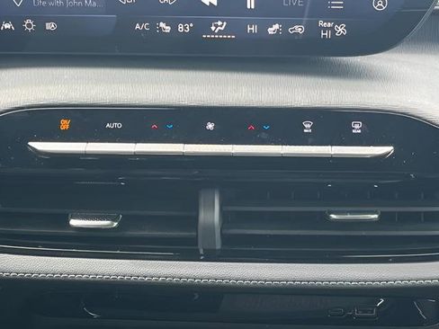 Used 2025 Buick Enclave Preferred image 28