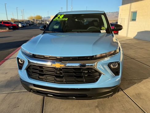 Used 2024 Chevrolet TrailBlazer LS w/ LS Convenience Package image 8