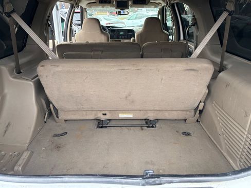Used 2005 Ford Excursion XLT image 11