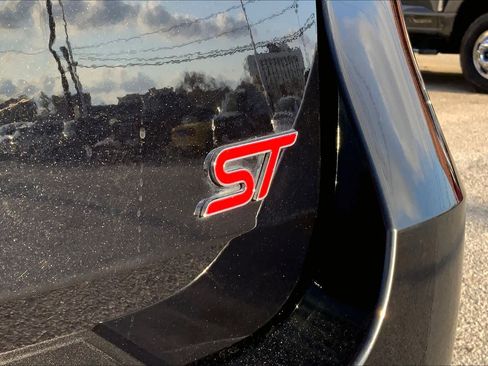 Used 2025 Ford Explorer ST image 10