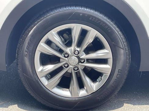 Used 2017 Hyundai Santa Fe Sport 2.0T FWD image 7