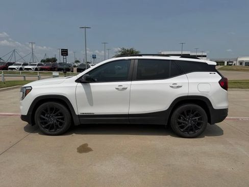 Used 2023 GMC Terrain SLE w/ Elevation Edition FWD image 6