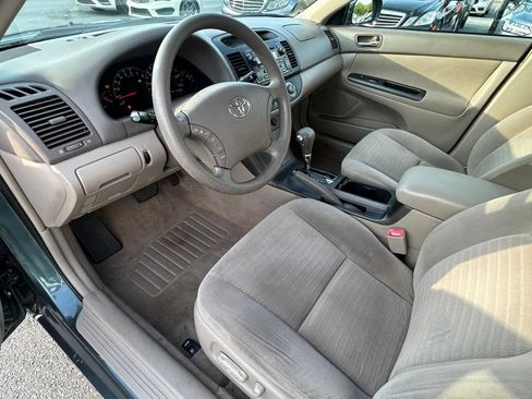Used 2005 Toyota Camry LE FWD image 10