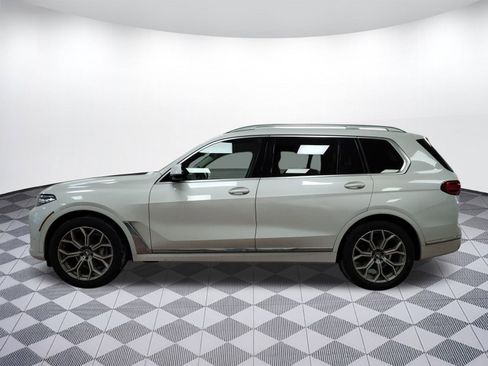 Used 2020 BMW X7 xDrive40i w/ Executive Package image 2