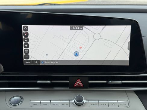 Used 2023 Hyundai Elantra Limited image 26