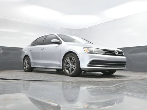 Used 2015 Volkswagen Jetta TDI SE FWD image 42