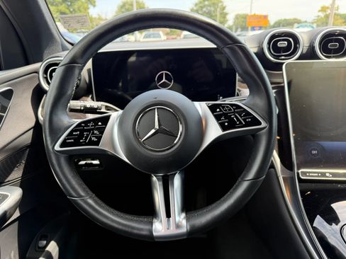 Used 2023 Mercedes-Benz GLC 300 4MATIC image 11
