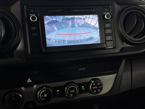 Used 2019 Toyota Tacoma SR AWD/4WD image 17