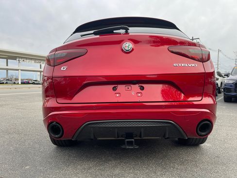 Used 2023 Alfa Romeo Stelvio Veloce image 7