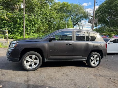 Used 2014 Jeep Compass Latitude AWD/4WD image 6