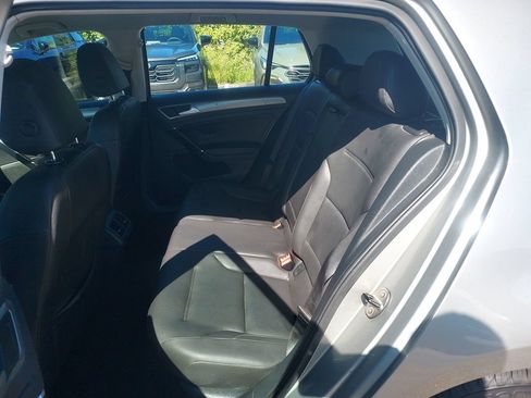 Used 2015 Volkswagen Golf S FWD image 25