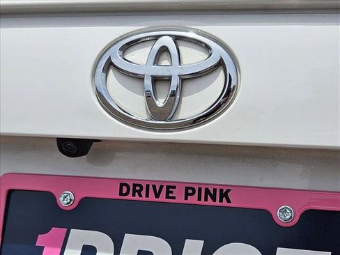 Used 2024 Toyota RAV4 XLE FWD image 29