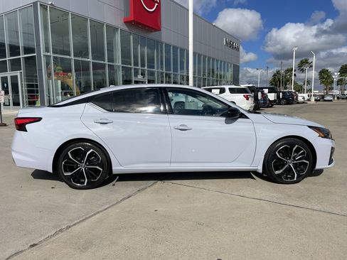 Certified 2023 Nissan Altima 2.5 SR image 2