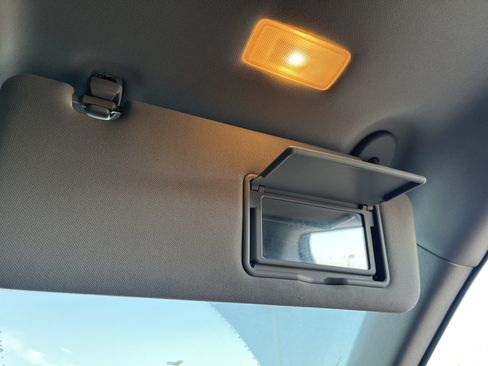 Used 2020 Toyota Highlander XLE FWD image 23