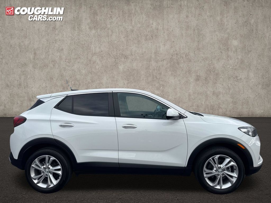 Used 2023 Buick Encore GX Preferred w/ Cold Weather Comfort Package FWD image 4