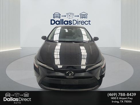 Used 2023 Toyota Corolla LE image 3